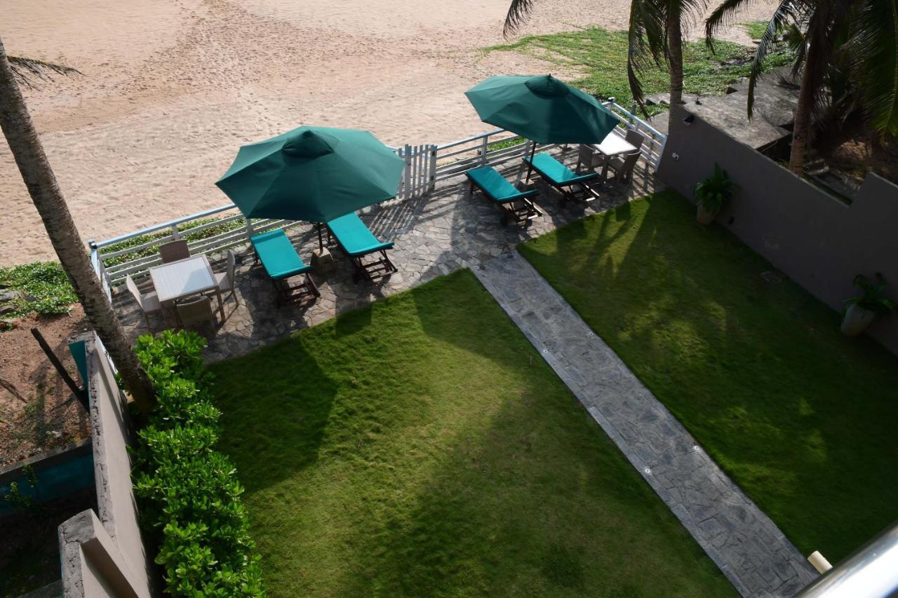 Ten30 Hikkaduwa Exterior photo