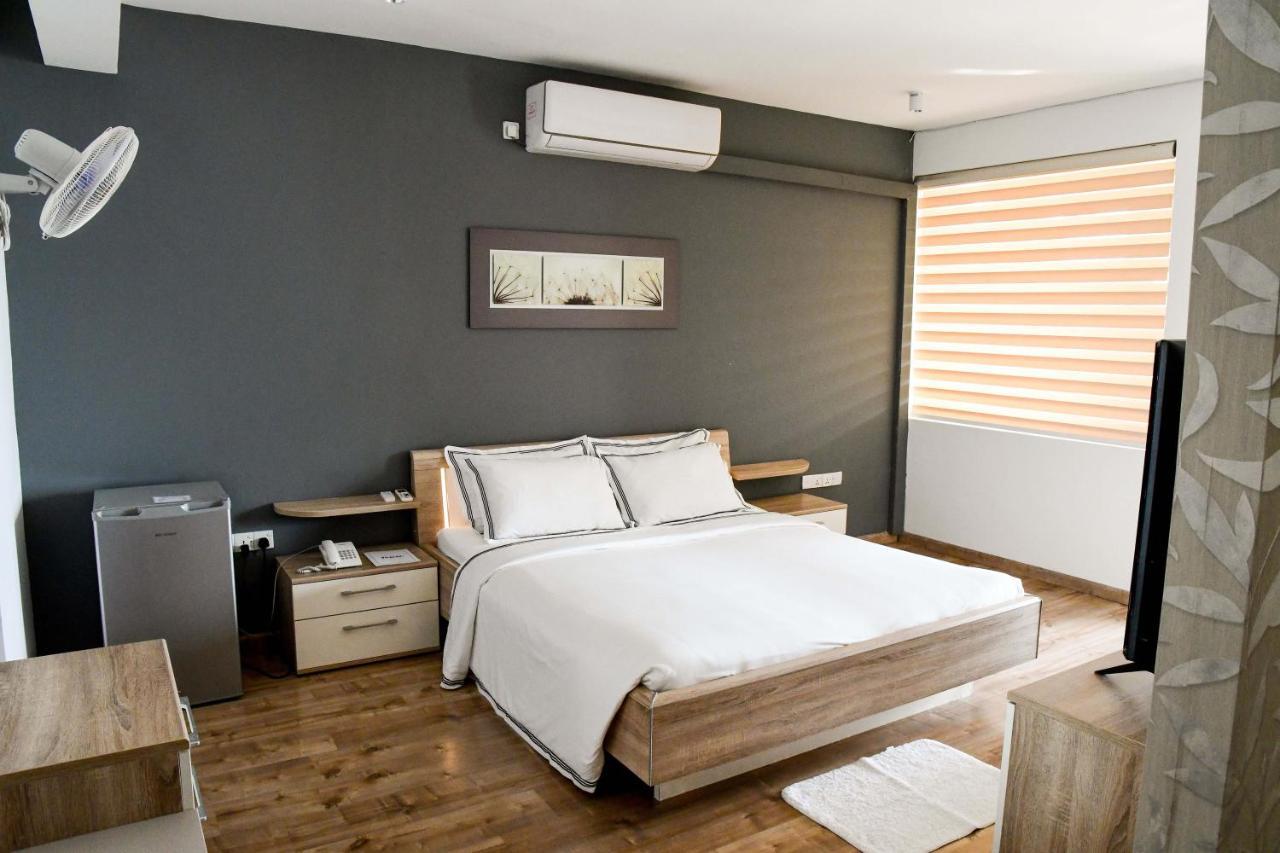 Ten30 Hikkaduwa Exterior photo