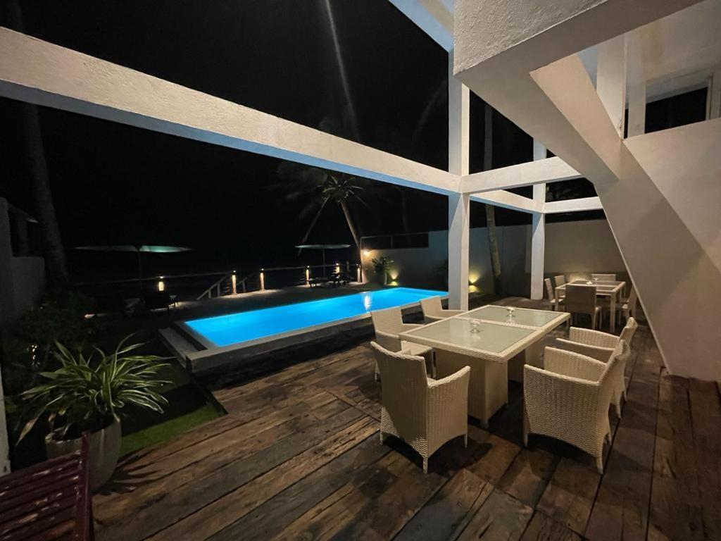 Ten30 Hikkaduwa Exterior photo